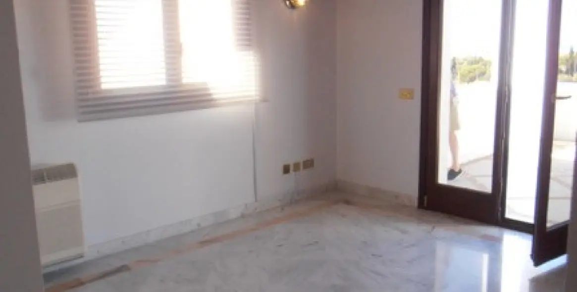 Long-term rent of middle floor apartment in Sierra Blanca 24