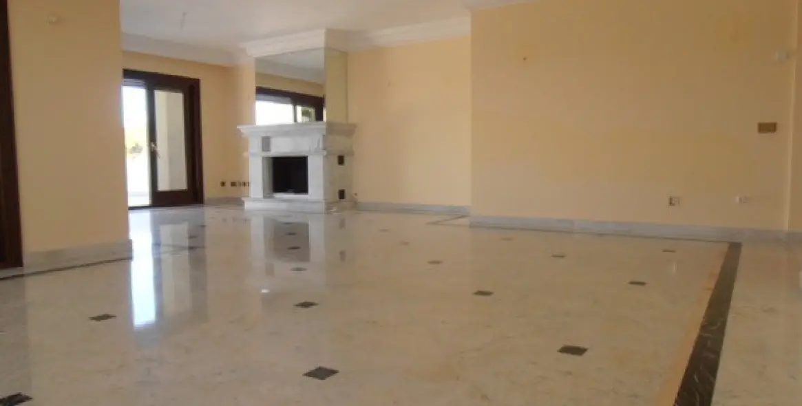 Long-term rent of middle floor apartment in Sierra Blanca 31
