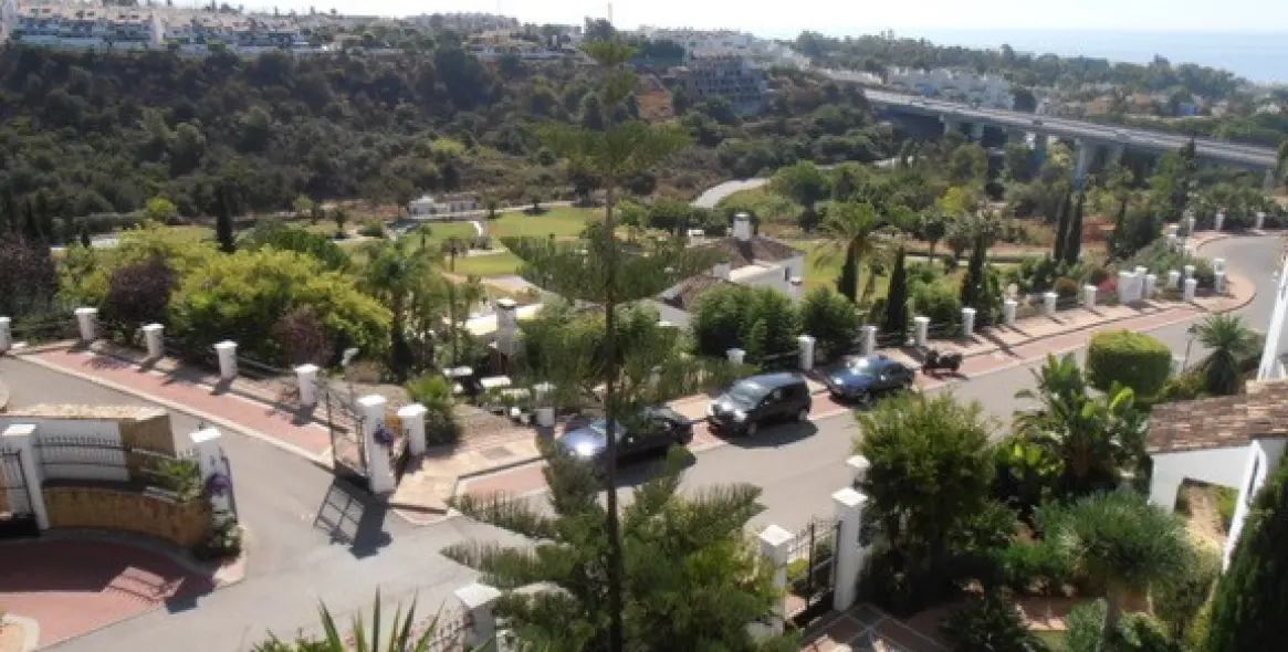 Long-term rent of middle floor apartment in Sierra Blanca 32