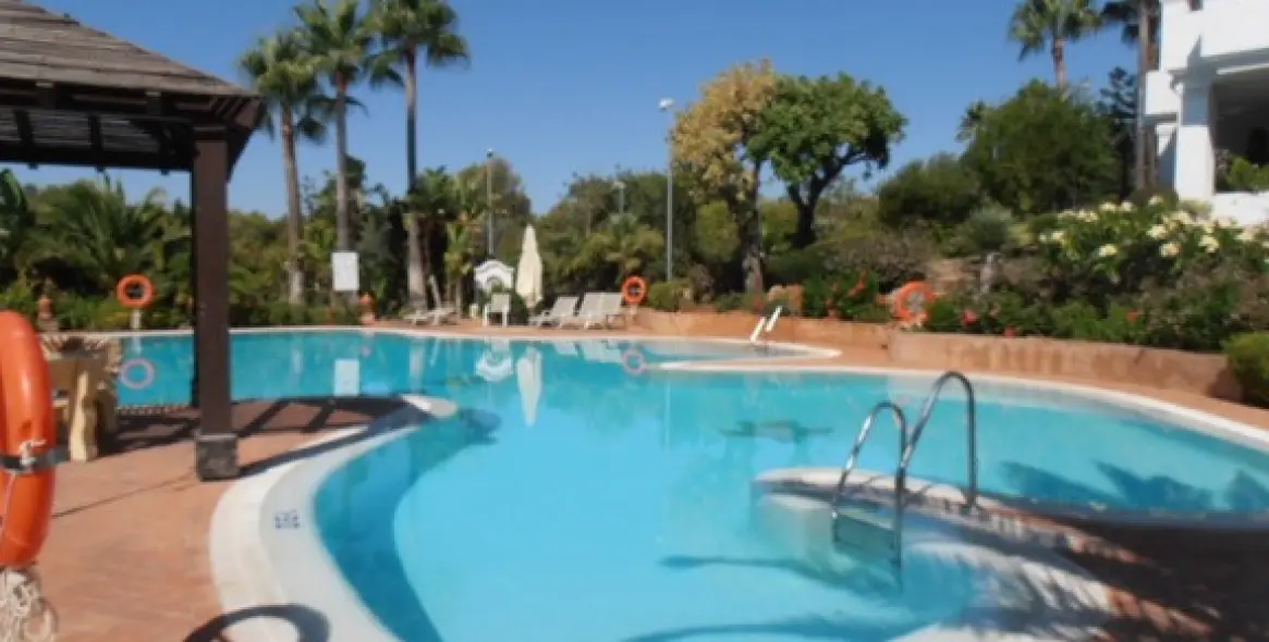 Long-term rent of middle floor apartment in Sierra Blanca 35