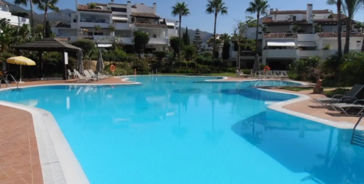 Long-term rent of middle floor apartment in Sierra Blanca 36