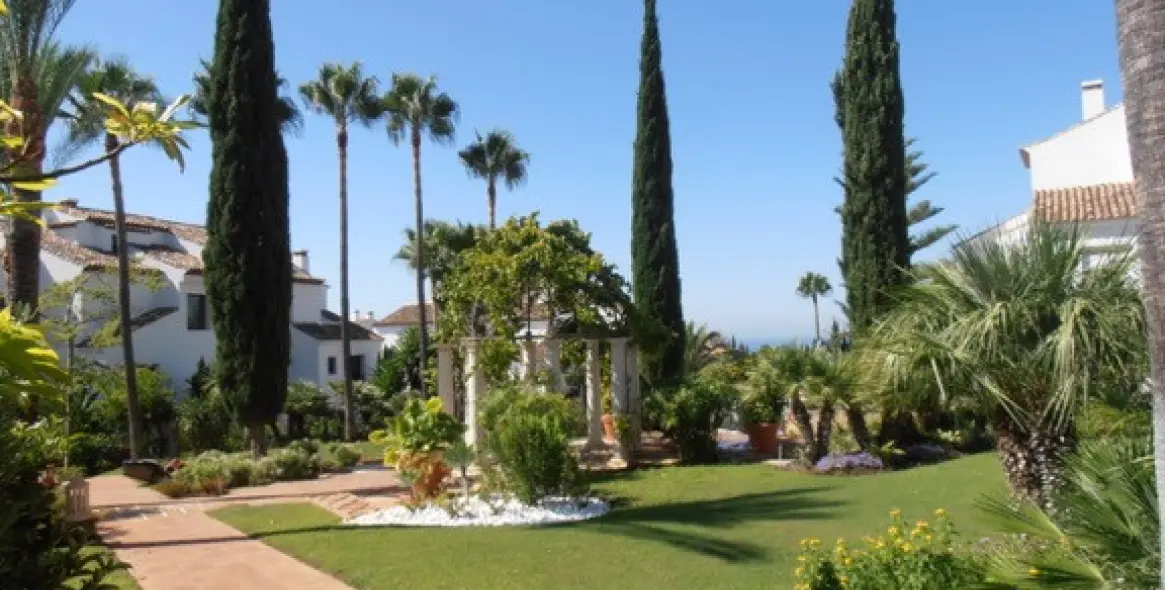 Long-term rent of middle floor apartment in Sierra Blanca 38