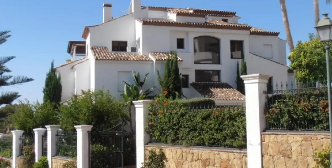Long-term rent of middle floor apartment in Sierra Blanca 39
