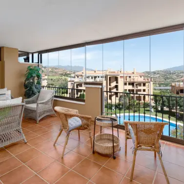 Sale of middle floor apartment in La Cala de Mijas