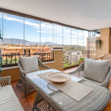 Sale of middle floor apartment in La Cala de Mijas