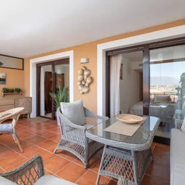 Sale of middle floor apartment in La Cala de Mijas