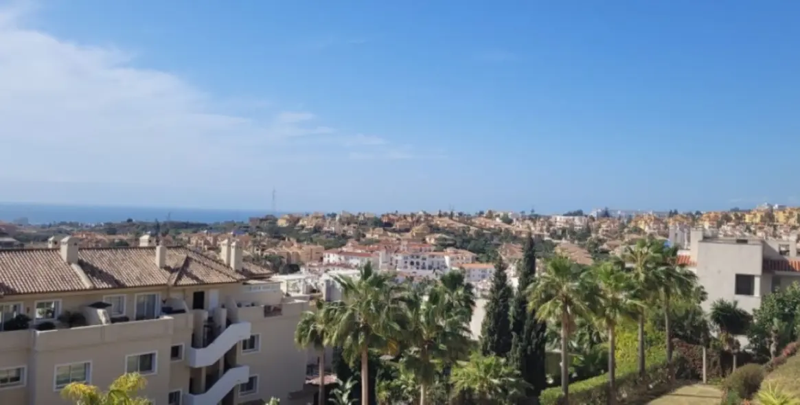 Venta de apartamento en planta media en Riviera del Sol 1