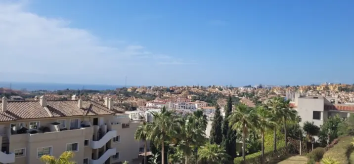 Venta de apartamento en planta media en Riviera del Sol 0