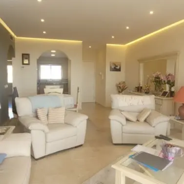 Venta de apartamento en planta media en Riviera del Sol