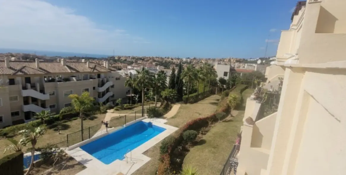 Venta de apartamento en planta media en Riviera del Sol 4