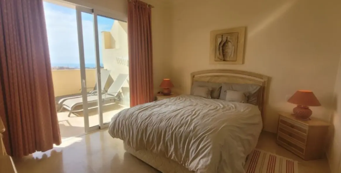 Venta de apartamento en planta media en Riviera del Sol 18