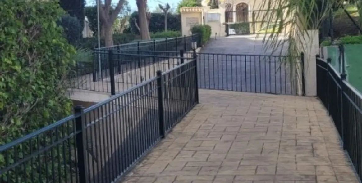 Venta de apartamento en planta media en Riviera del Sol 30