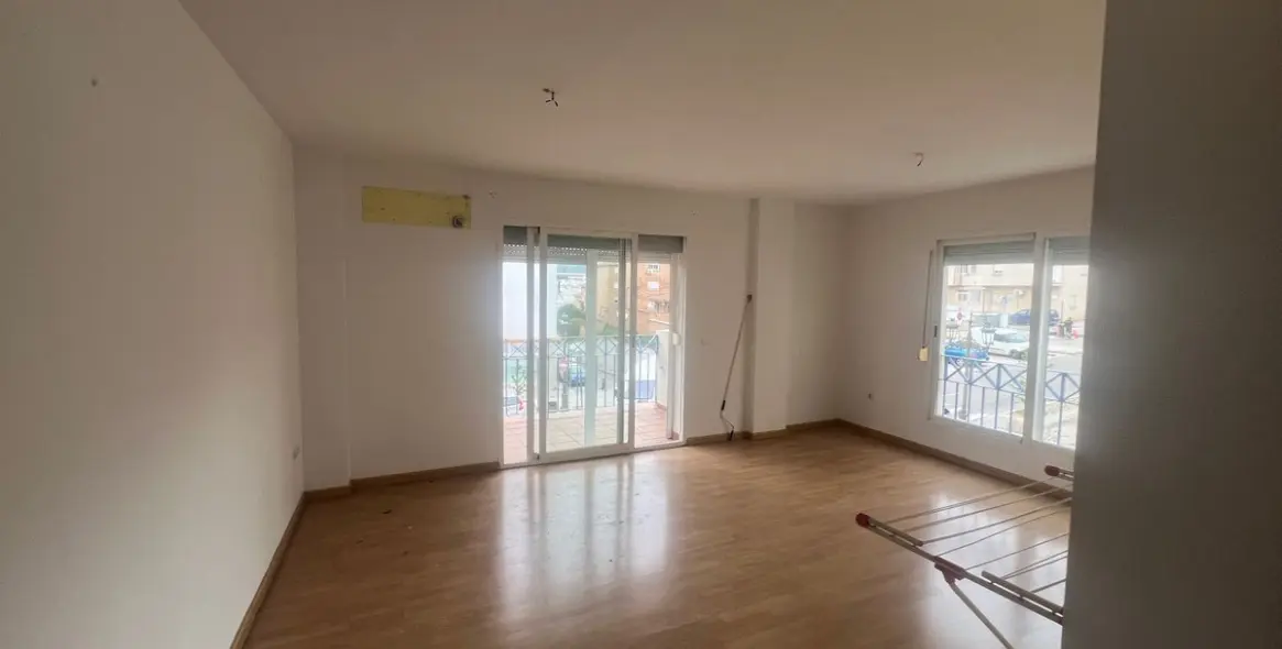 Продажа апартаментов на среднем этаже в Estepona 1