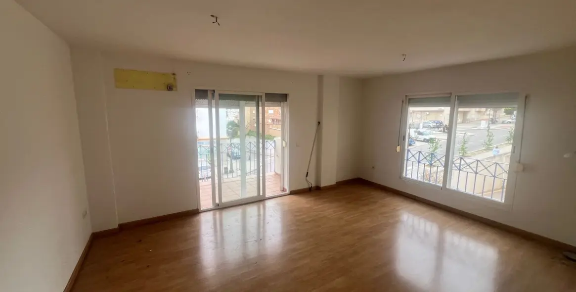 Продажа апартаментов на среднем этаже в Estepona 2