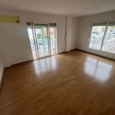 Продажа апартаментов на среднем этаже в Estepona