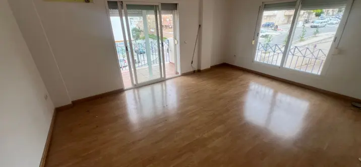 Продажа апартаментов на среднем этаже в Estepona 2