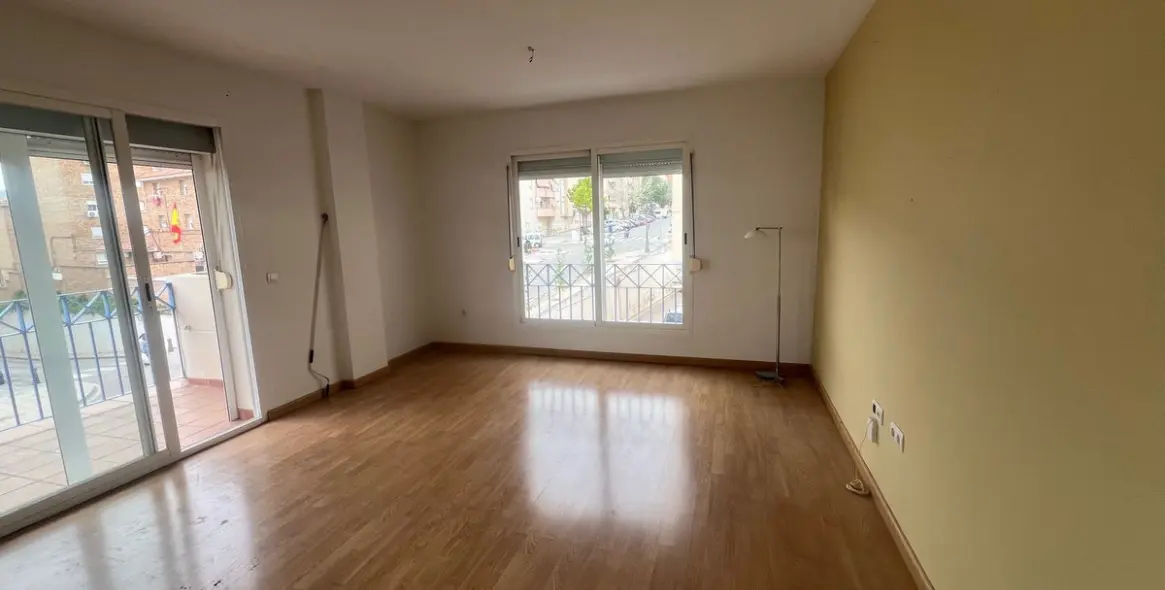 Продажа апартаментов на среднем этаже в Estepona 4