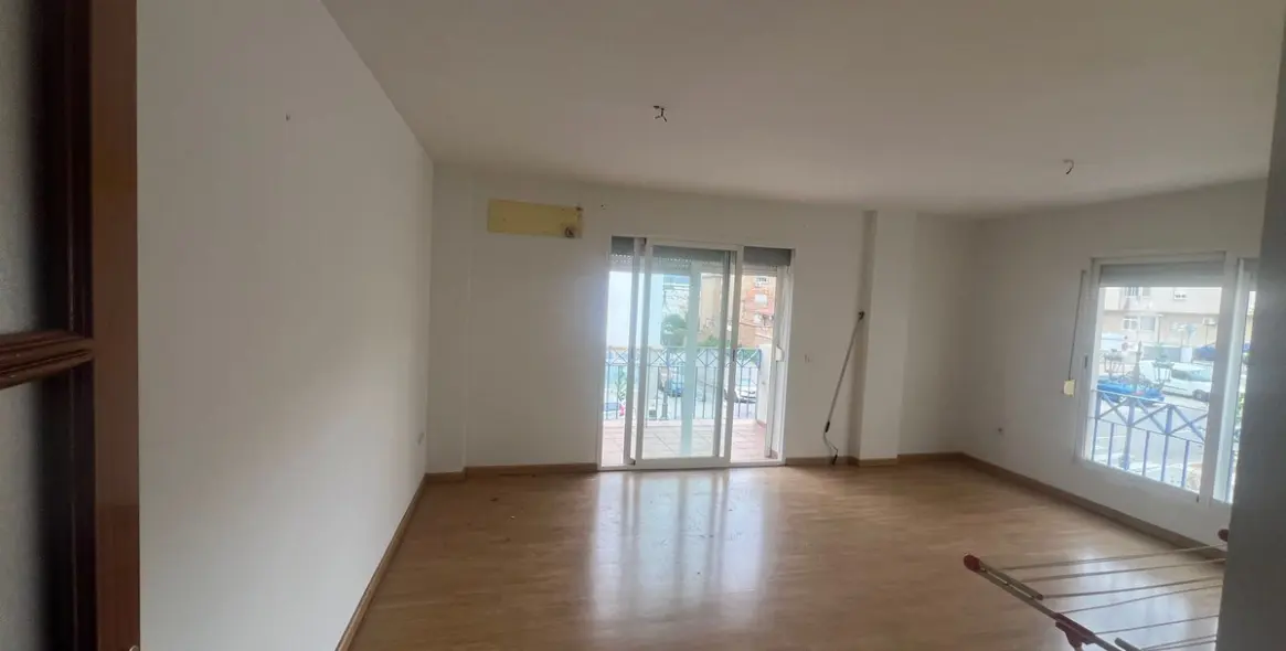 Продажа апартаментов на среднем этаже в Estepona 5