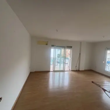 Продажа апартаментов на среднем этаже в Estepona