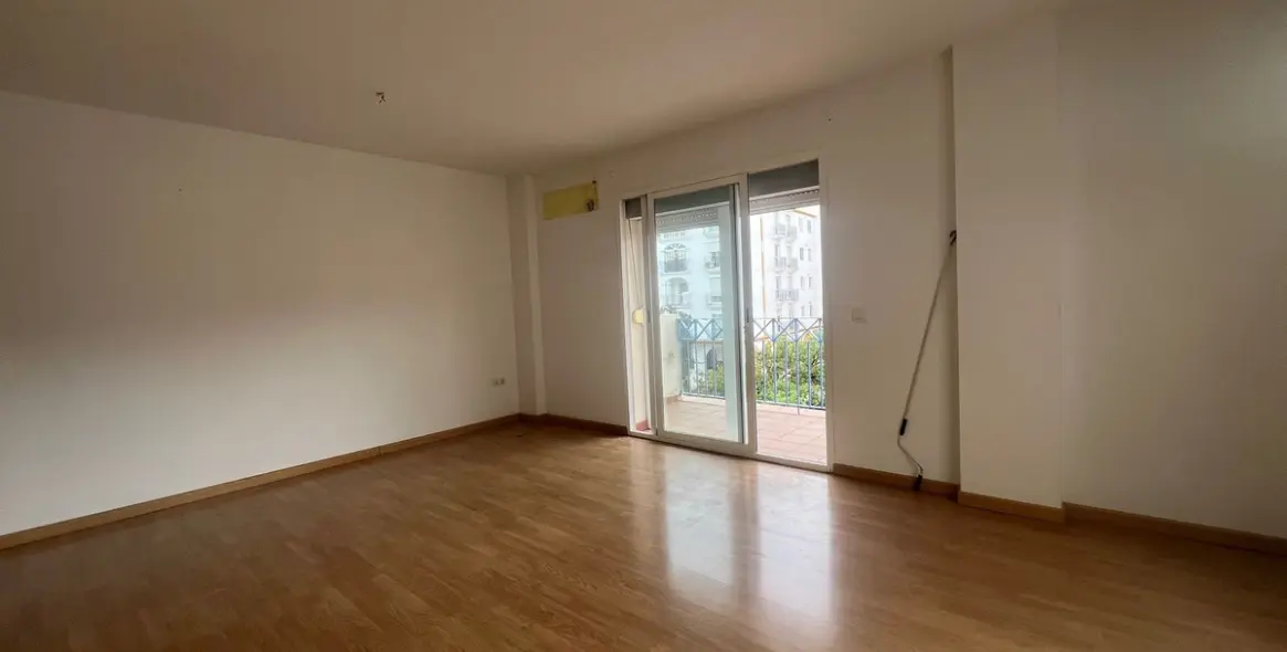 Продажа апартаментов на среднем этаже в Estepona 7