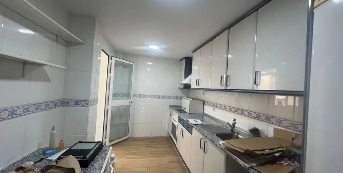 Продажа апартаментов на среднем этаже в Estepona 9