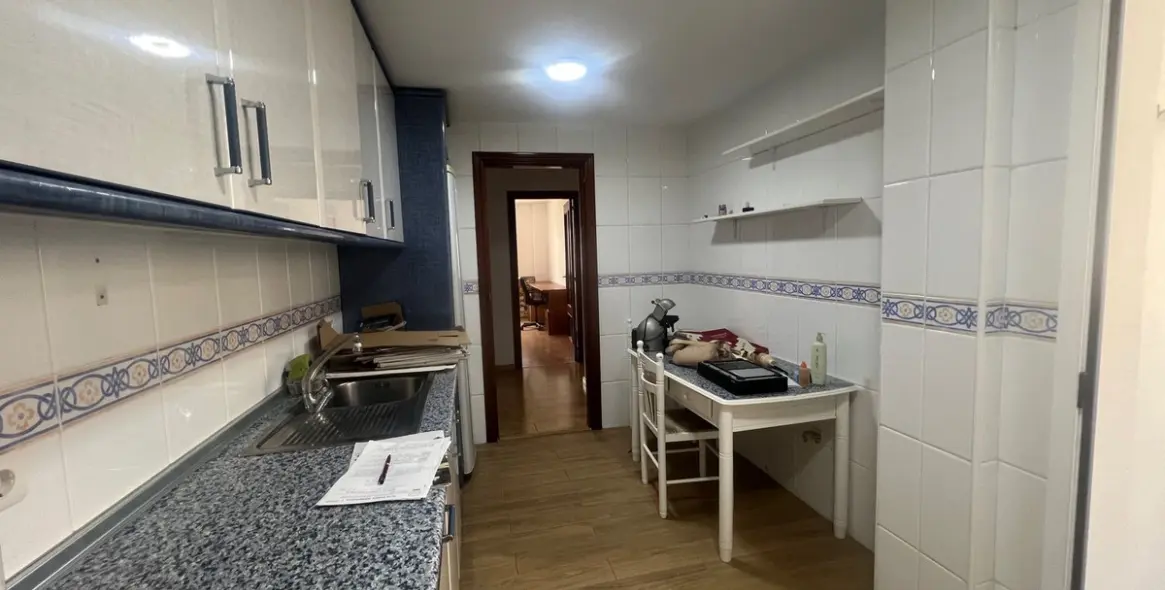 Продажа апартаментов на среднем этаже в Estepona 13