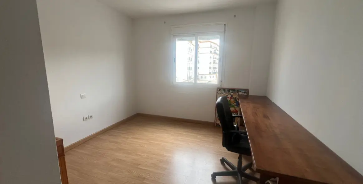 Продажа апартаментов на среднем этаже в Estepona 19
