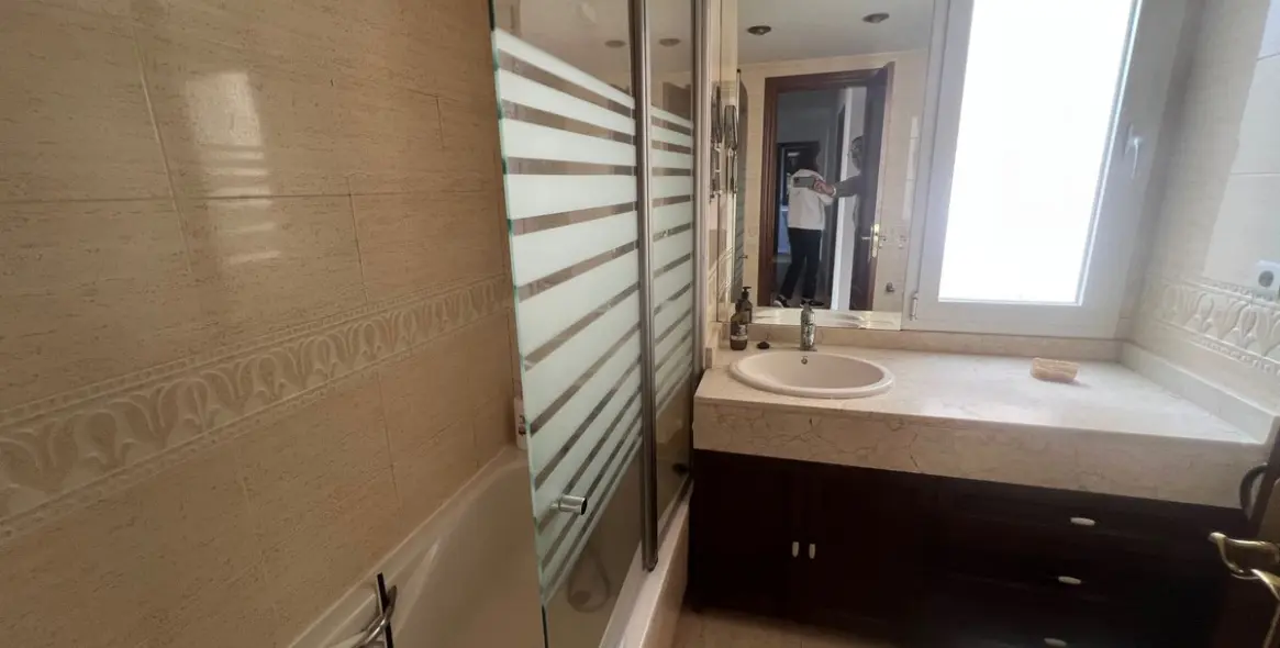 Продажа апартаментов на среднем этаже в Estepona 42