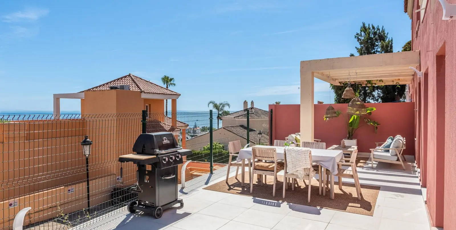 Sale of middle floor apartment in La Duquesa 2