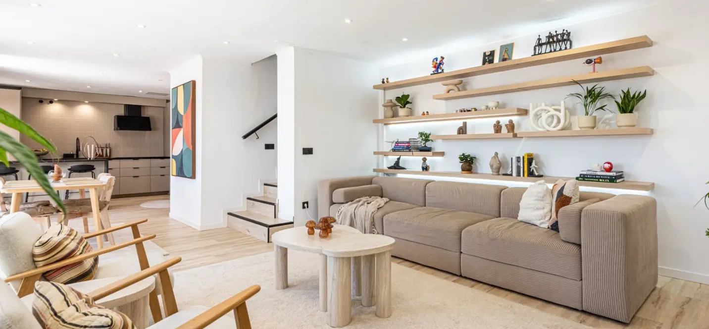 Venta de apartamento en planta media en La Duquesa 3
