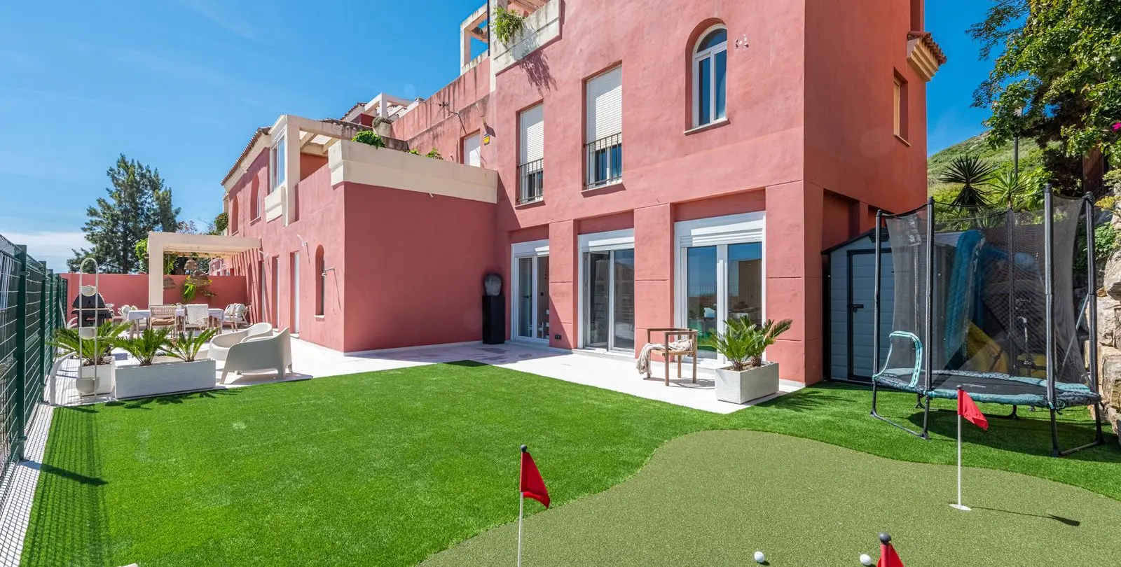 Sale of middle floor apartment in La Duquesa 6