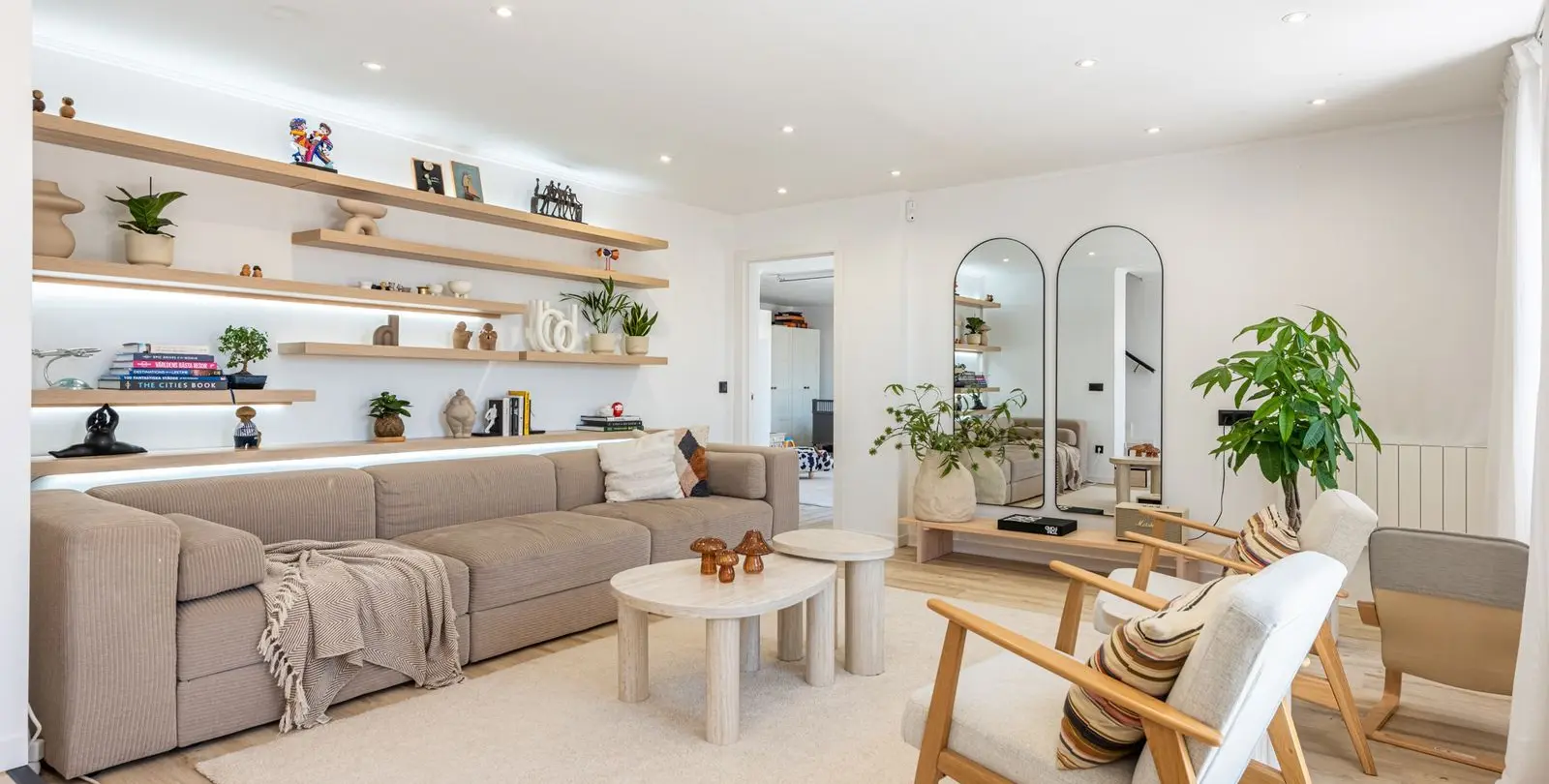 Sale of middle floor apartment in La Duquesa 7