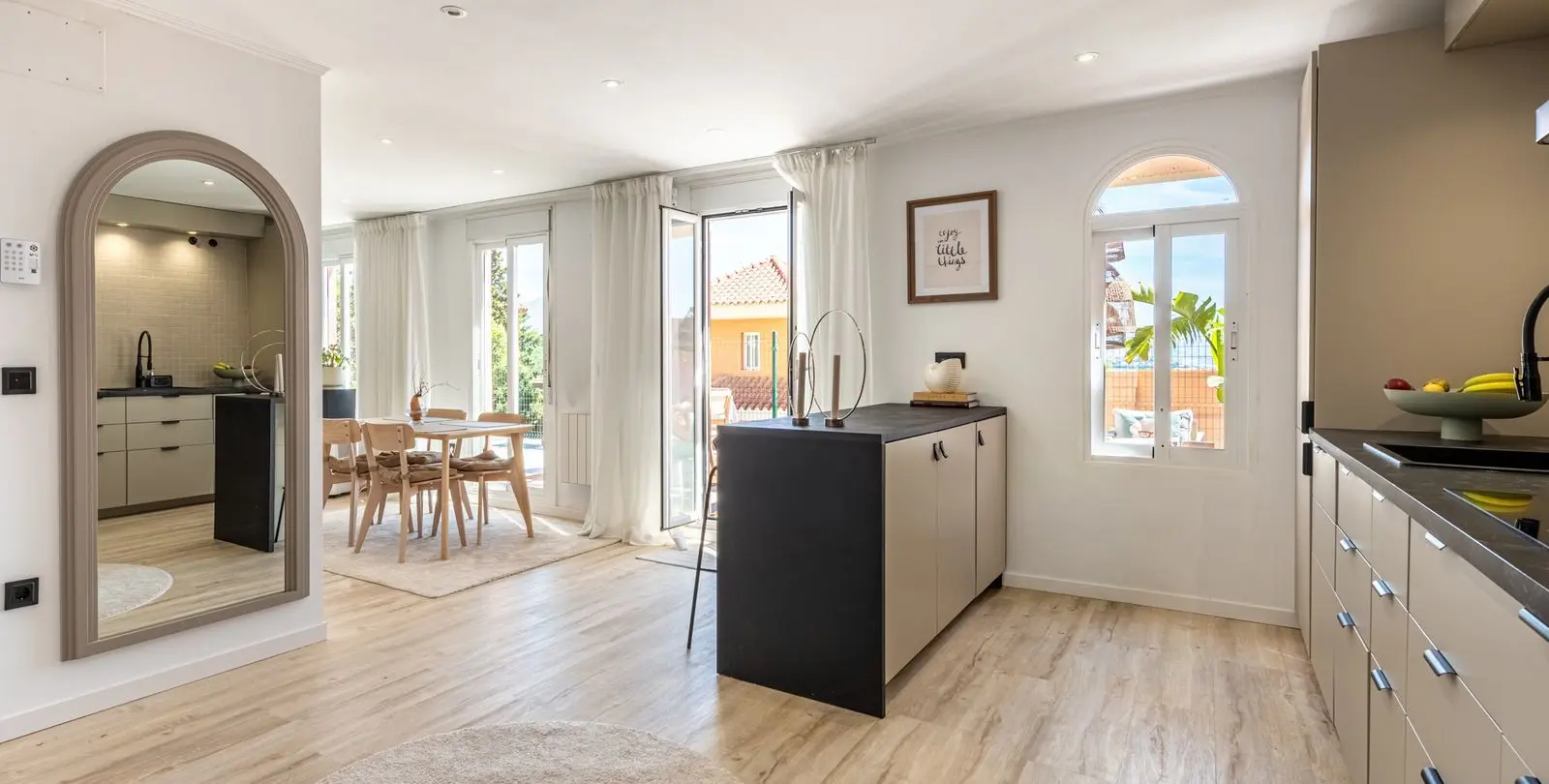 Sale of middle floor apartment in La Duquesa 8