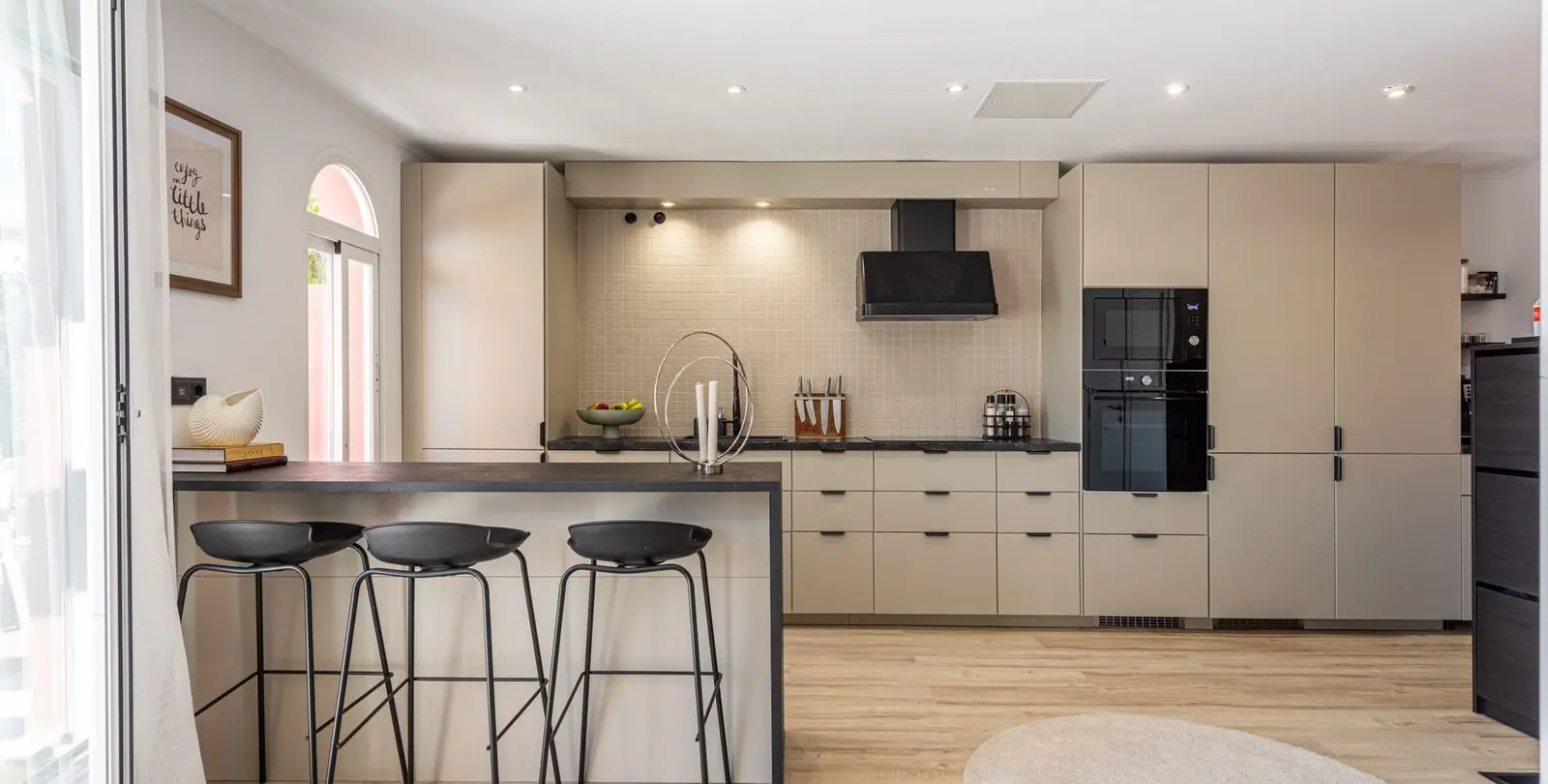 Sale of middle floor apartment in La Duquesa 10