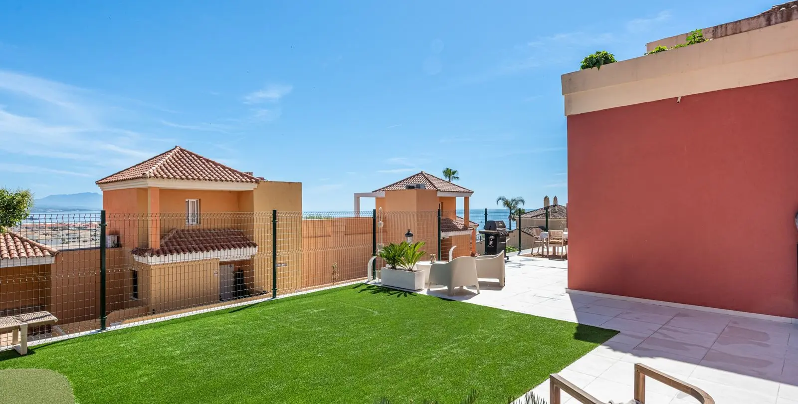 Sale of middle floor apartment in La Duquesa 18