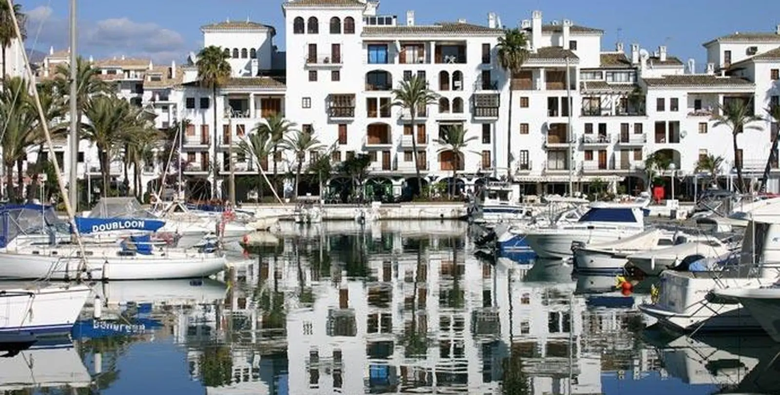 Sale of middle floor apartment in La Duquesa 25