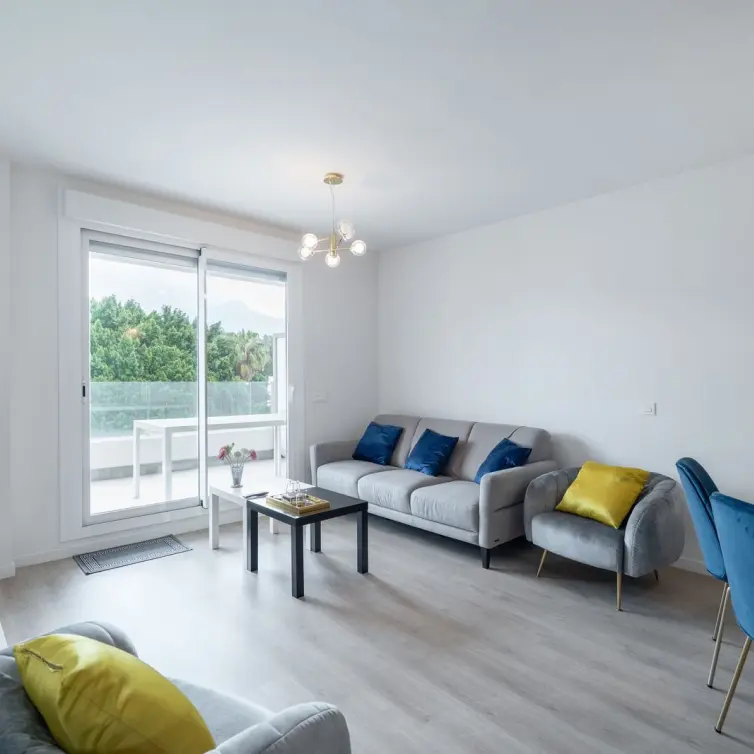 Venta de apartamento en planta media en Nueva Andalucía