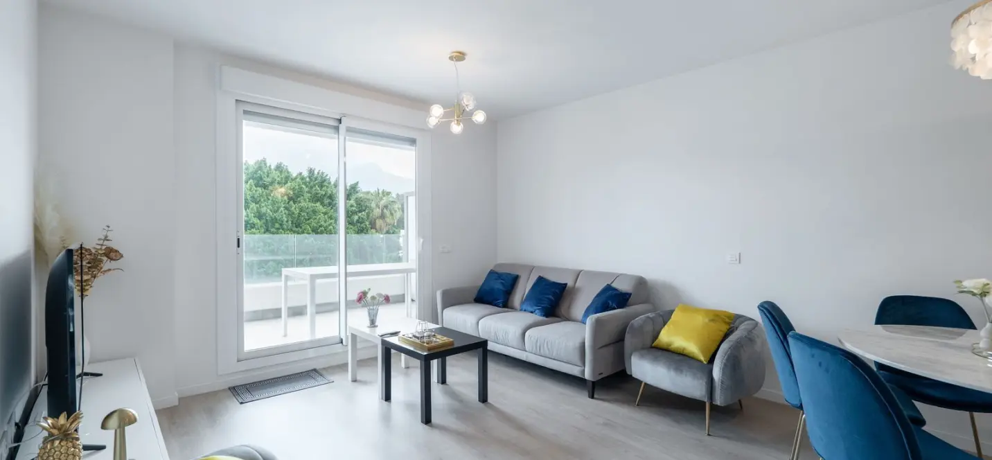 Venta de apartamento en planta media en Nueva Andalucía 0