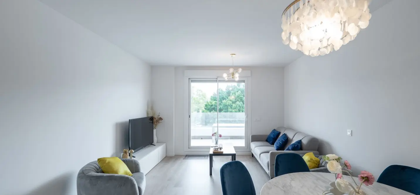 Venta de apartamento en planta media en Nueva Andalucía 1