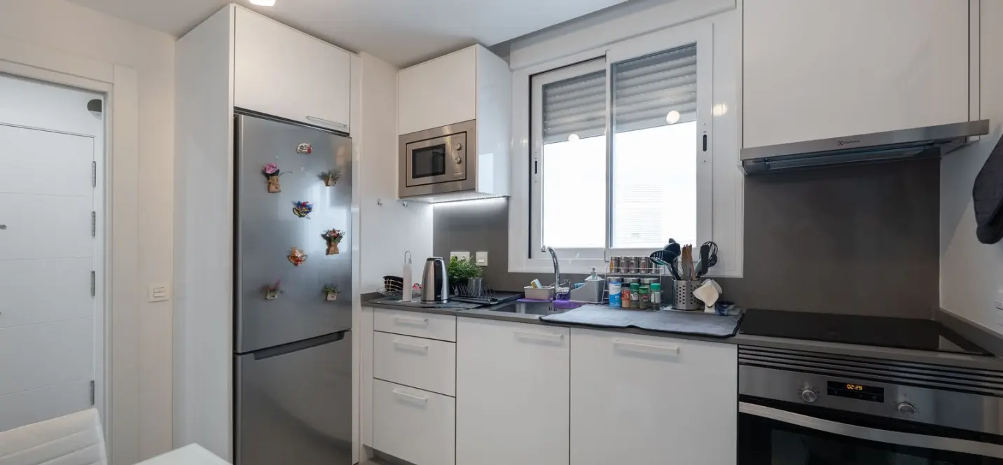 Venta de apartamento en planta media en Nueva Andalucía 3