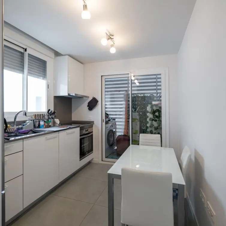 Venta de apartamento en planta media en Nueva Andalucía