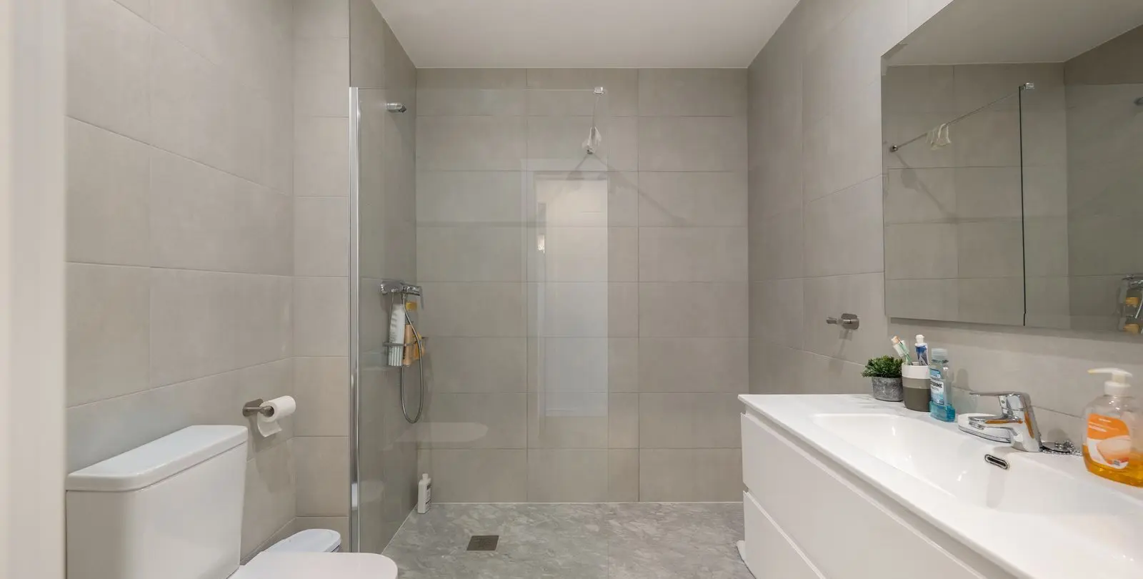 Venta de apartamento en planta media en Nueva Andalucía 16