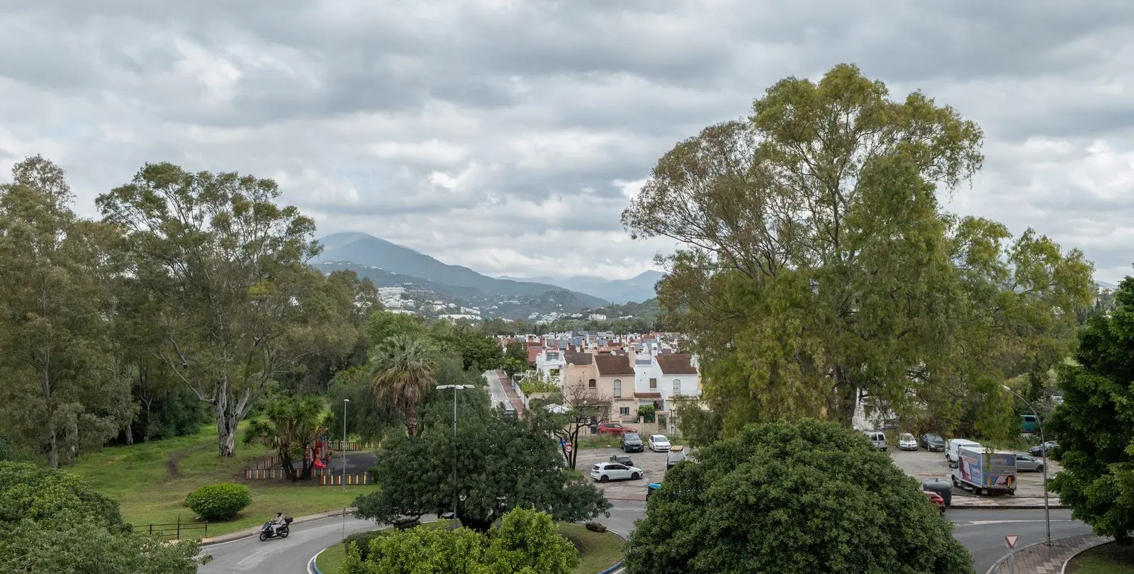 Venta de apartamento en planta media en Nueva Andalucía 19