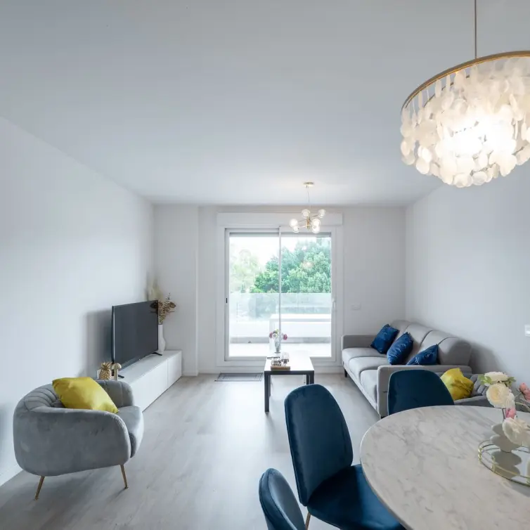 Venta de apartamento en planta media en Nueva Andalucía