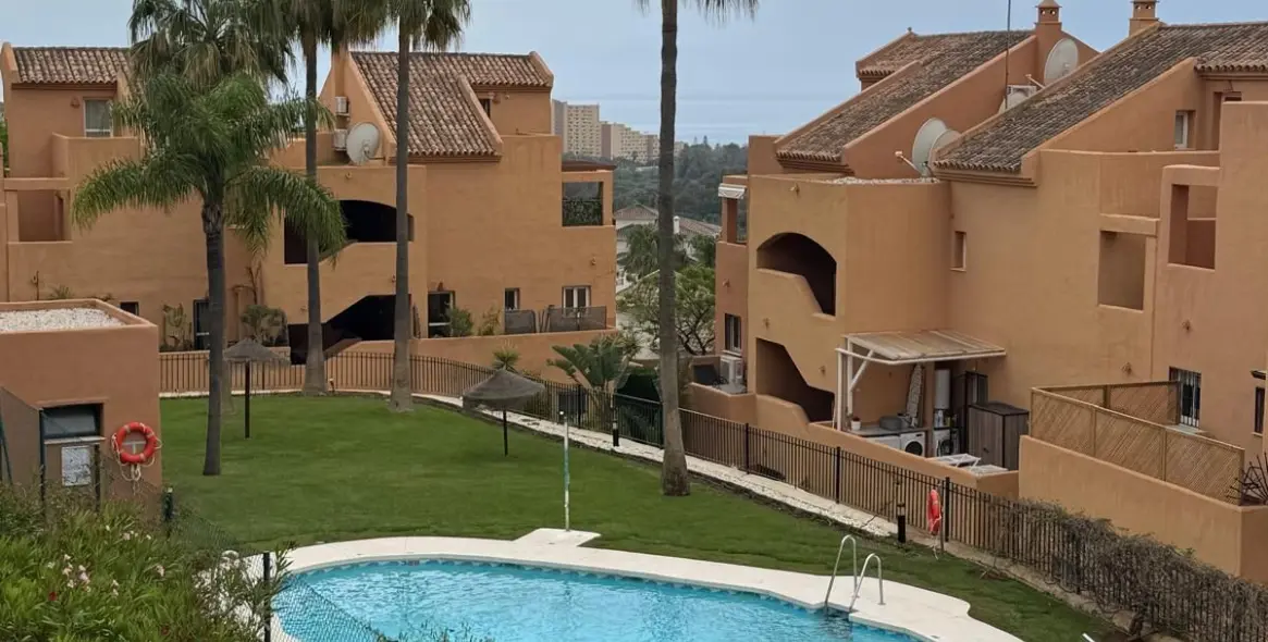 Venta de apartamento en planta baja en Elviria 2