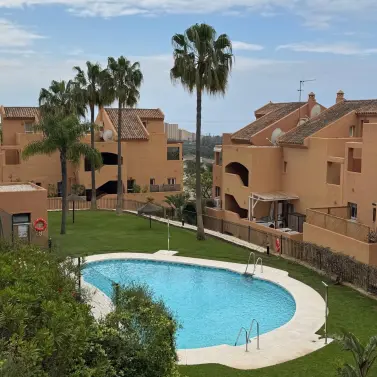 Venta de apartamento en planta baja en Elviria