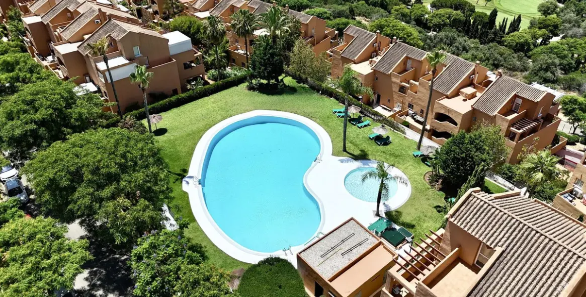 Venta de apartamento en planta baja en Elviria 17