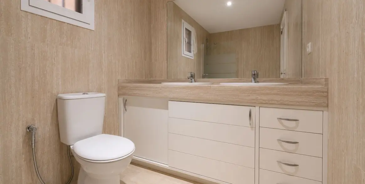 Venta de apartamento en planta baja en Elviria 18