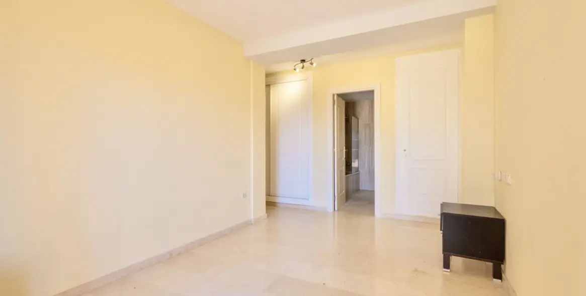 Venta de apartamento en planta baja en Elviria 28