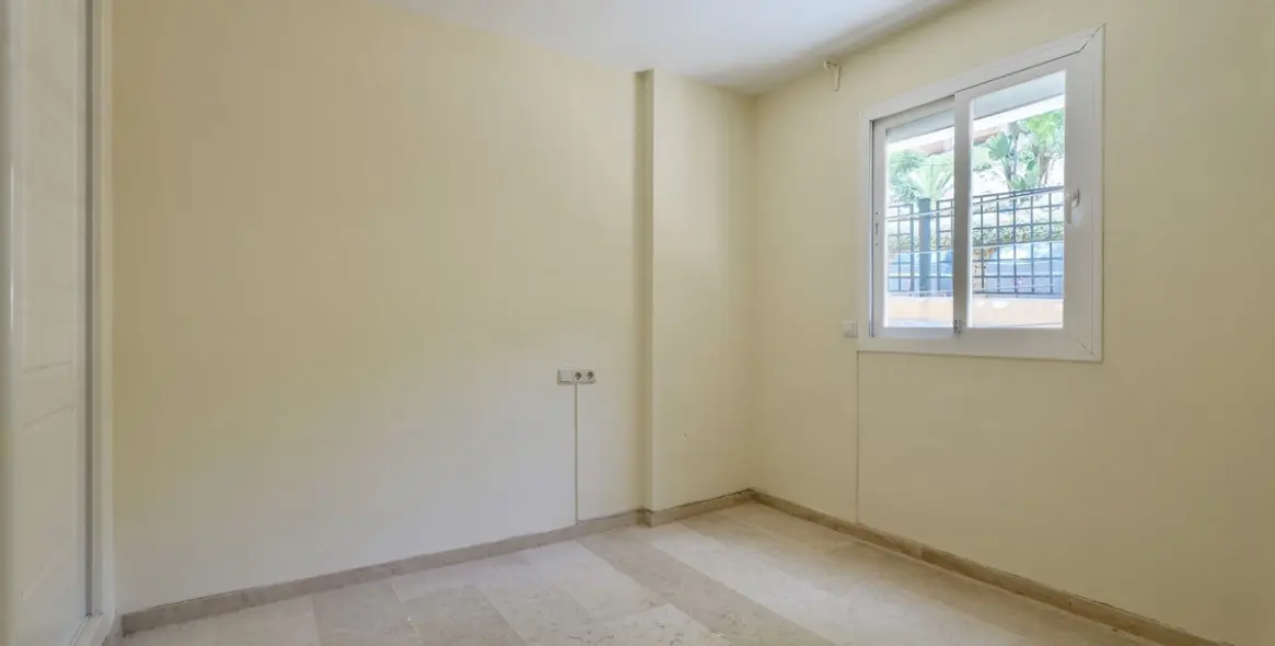 Venta de apartamento en planta baja en Elviria 33